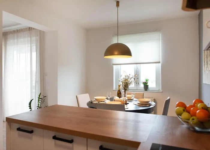 Adriatic Sunset View アパート ポレッチ